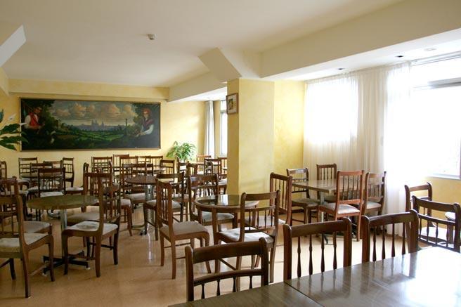 ホテル ウニヴェルサル サンティアゴ・デ・コンポステーラ レストラン 写真